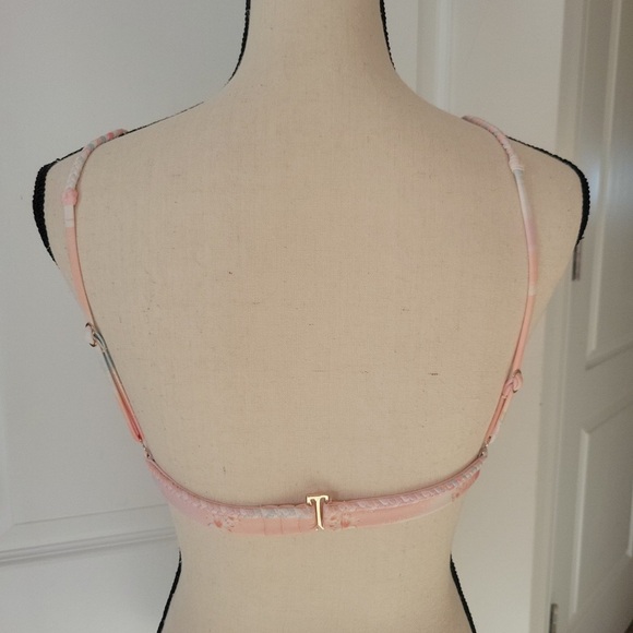 Lisa Luau Bikini Top by Agua Bendita - Picture 2 of 7